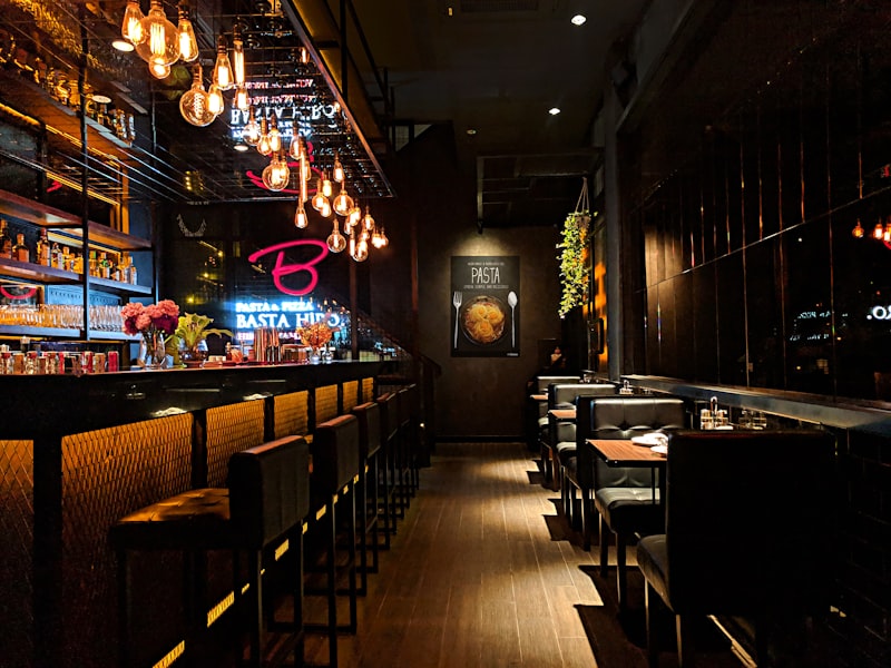 Happy Hour, Happier Holidays: Midtown’s Stress-Free Sipping